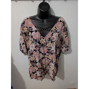 Maurices Floral Blouse Womens M Boho Top Studded Criss Cross Neck Black‎ Pink